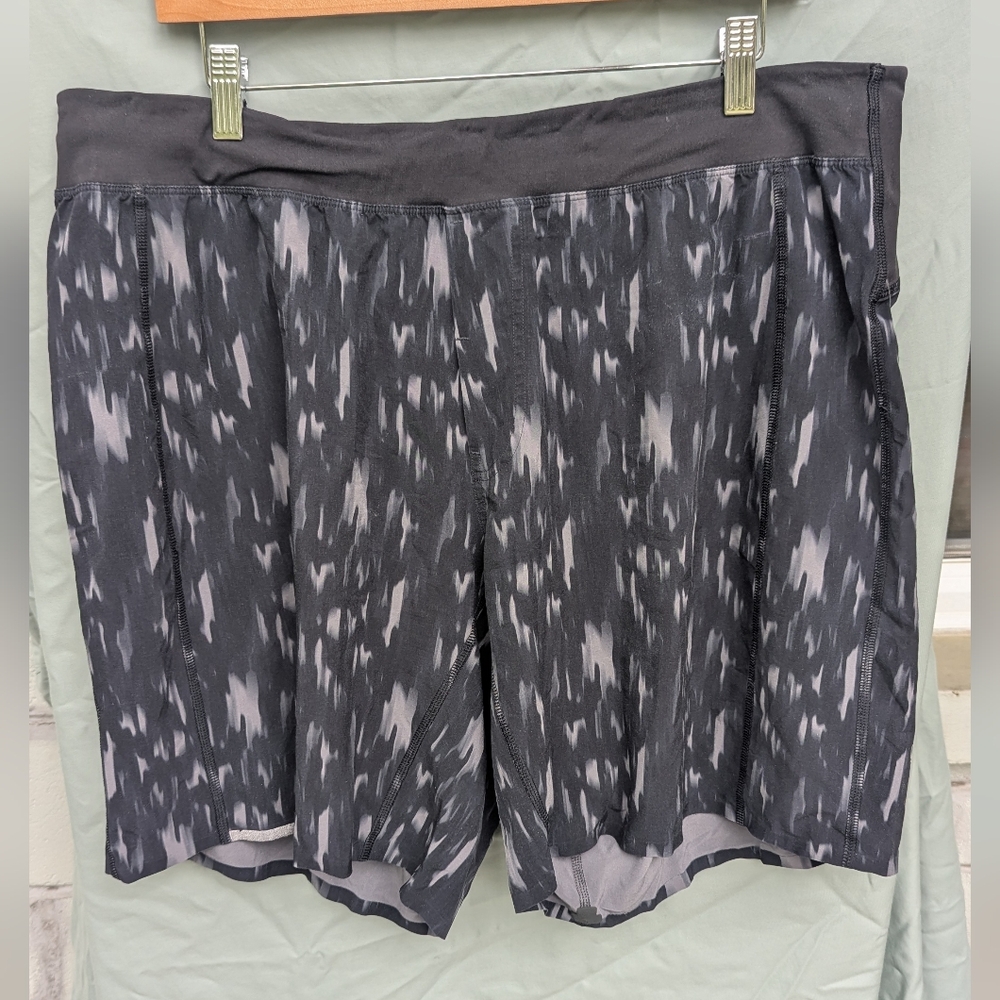 Lululemon Men's Short Size XXL Surge Linerless